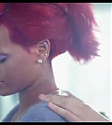 YouTube________-_Rihanna_-_What_s_My_Name__ft__Drake_mp4_000135458.jpg