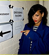 rihanna-777-tour-hits-london-with-cara-delevingne-exclusive-08.jpg