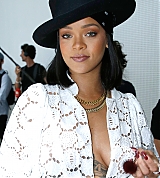 Rihanna_Louis_Vuitton_Paris_June_16_2017_103.jpg