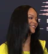 Rihanna_Admits_Billionaire_Status_Congrats_Felt__Really_Weird__256.jpg