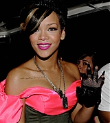 Kids_choice_awards_backstage_-_Ultimate-Rihanna_com_(10).jpg