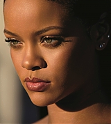Rihanna_Fenty_Beauty_Promotional_002.jpg